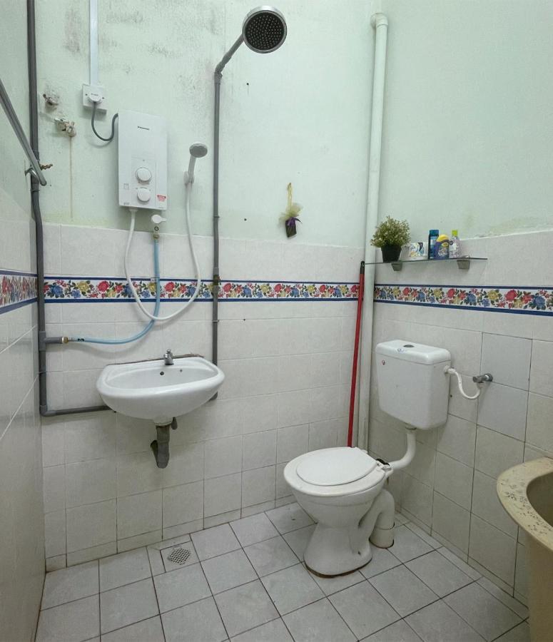 Homestaymuslim Di 틀룩인탄 외부 사진